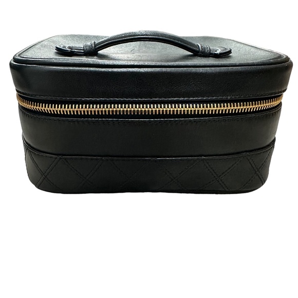 CHANEL Black Calfskin Duo-tone Vanity Bag - Picture 1 of 9